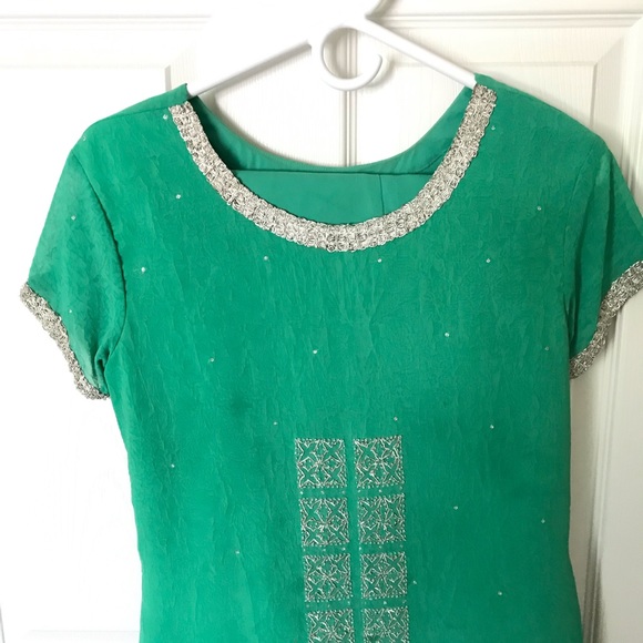 Green and Silver Georgette Indian Dress - Picture 2 of 3